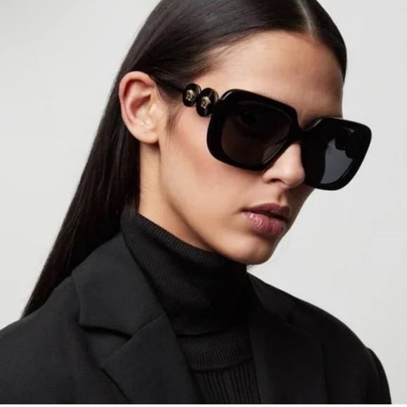 Versace sunglasses White VERSACE VE4434 314/87 SUNGLASSES
Versace - Picture 5 of 11